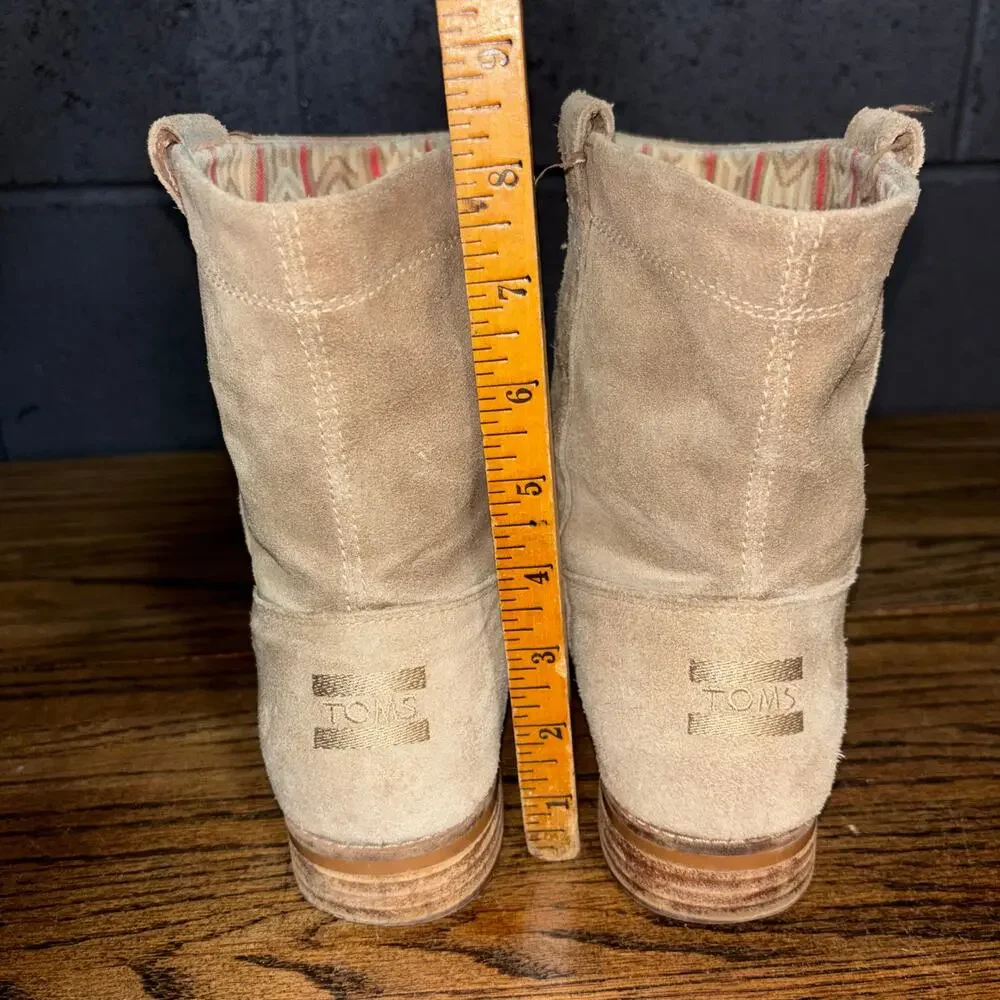 TOMS Tan Suede Western Ankle Boots Pull-On Women’s 8.5